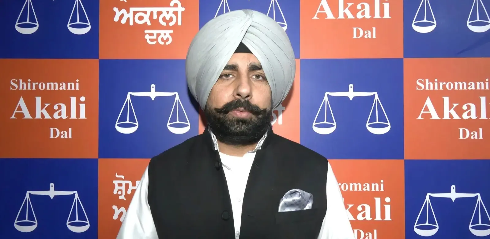 पंजाब में मंत्रियों के सरकारी आवास पर आप नेताओं का कब्जा, SAD प्रवक्ता क्लेर ने राज्यपाल से जांच की मांग की