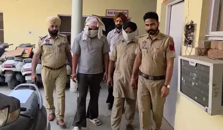 क्या पंजाब पुलिस ने मोगा में अफीम तस्करों को गिरफ्तार किया?