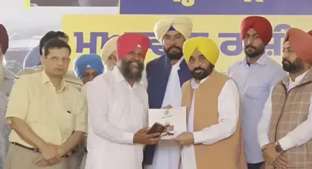पंजाब: मुख्यमंत्री भगवत मान ने अजनाला में बाढ़ पीड़ितों को दी राहत राशि