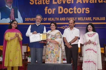 एचपीवी टीकाकरण में उत्कृष्ट कार्य पर डॉ. रश्मि विज को पंजाब का राज्य स्तरीय डॉक्टर्स अवॉर्ड