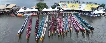 How Does Punnamada Lake Come Alive During the 71st Nehru Trophy Boat Race in Kerala?