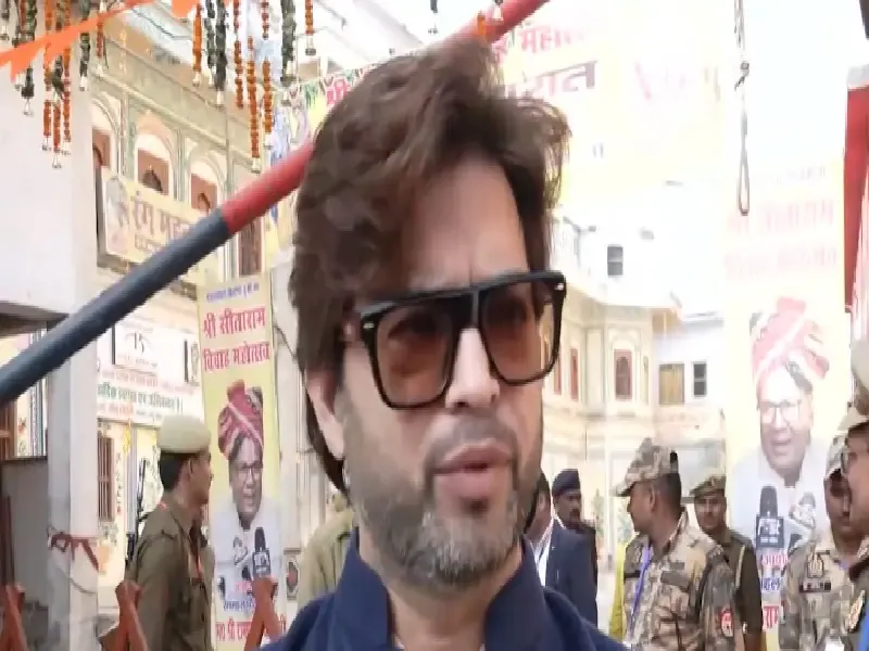 क्या पहले और आज की अयोध्या में बहुत अंतर है? ध्वजारोहण पर रामलला के वस्त्र बनाने वाले डिजाइनर मनीष त्रिपाठी हुए भावुक