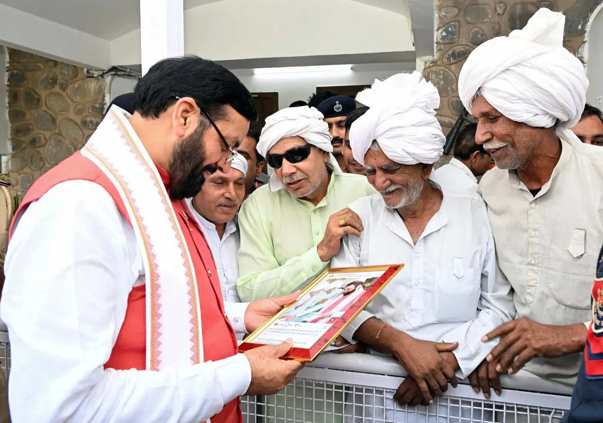 Haryana CM Instructs Officials to Acquire Crops Directly from Farmers in Villages