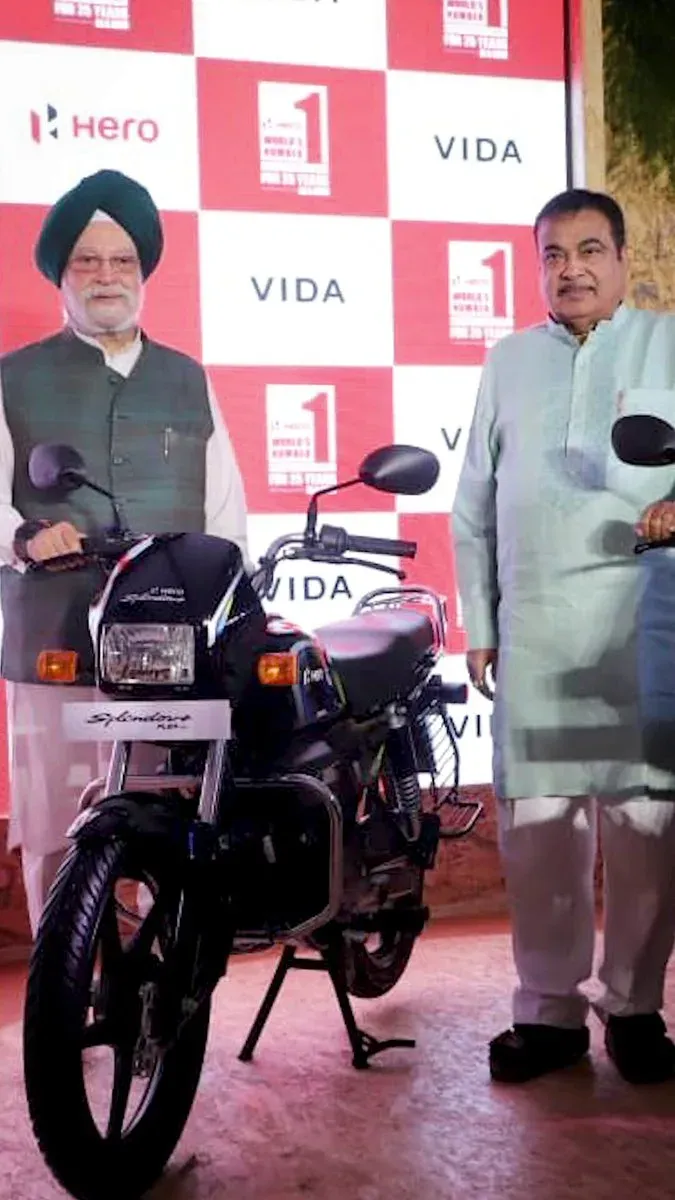 Puri, Gadkari launch Hero flex-fuel two-wheelers on E20-E85