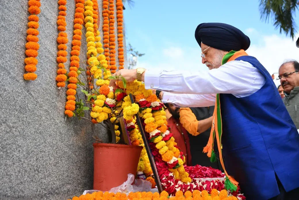 Puri pays tribute to Sardar Patel on Rashtriya Ekta Divas in Bhopal
