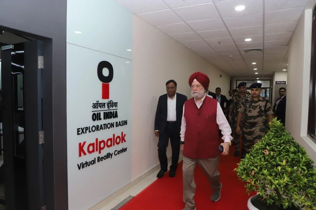 Puri visits Oil India's AI-VR centre Kalpalok in Duliajan