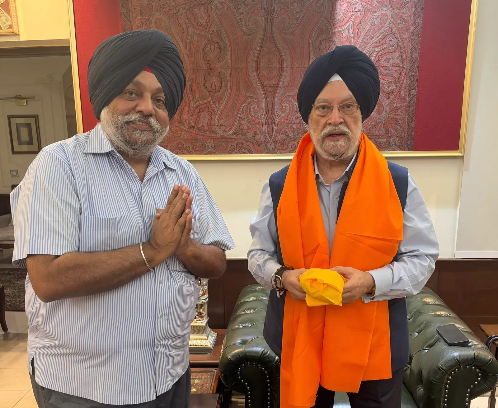 Puri visits Patna Sahib, receives Kada Prasad from Takhat Gurdwara