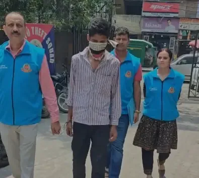 पूर्वी दिल्ली पुलिस ने कुख्यात वाहन चोर विजय पाल को दबोचा, तीन चोरी के दोपहिया वाहन बरामद