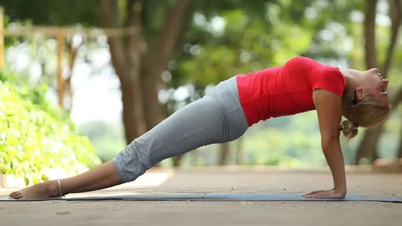 क्या पूर्वोत्तानासन से पीठ दर्द और तनाव से मुक्ति पाई जा सकती है?