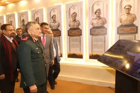 पुस्तक मेले में सैन्य साहस और शौर्य की गाथा, सीडीएस अनिल चौहान रहे मौजूद