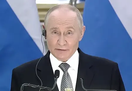 पुतिन और ईरान के राष्ट्रपति पेजेश्कियन की फोन पर बातचीत, मध्य पूर्व संघर्ष को समाप्त करने पर ध्यान