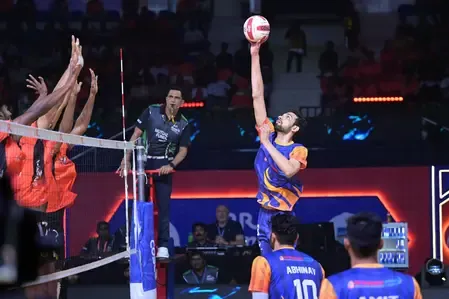 Can Mumbai Meteors Continue Their Dominance Over Hyderabad Black Hawks in PVL 2025?