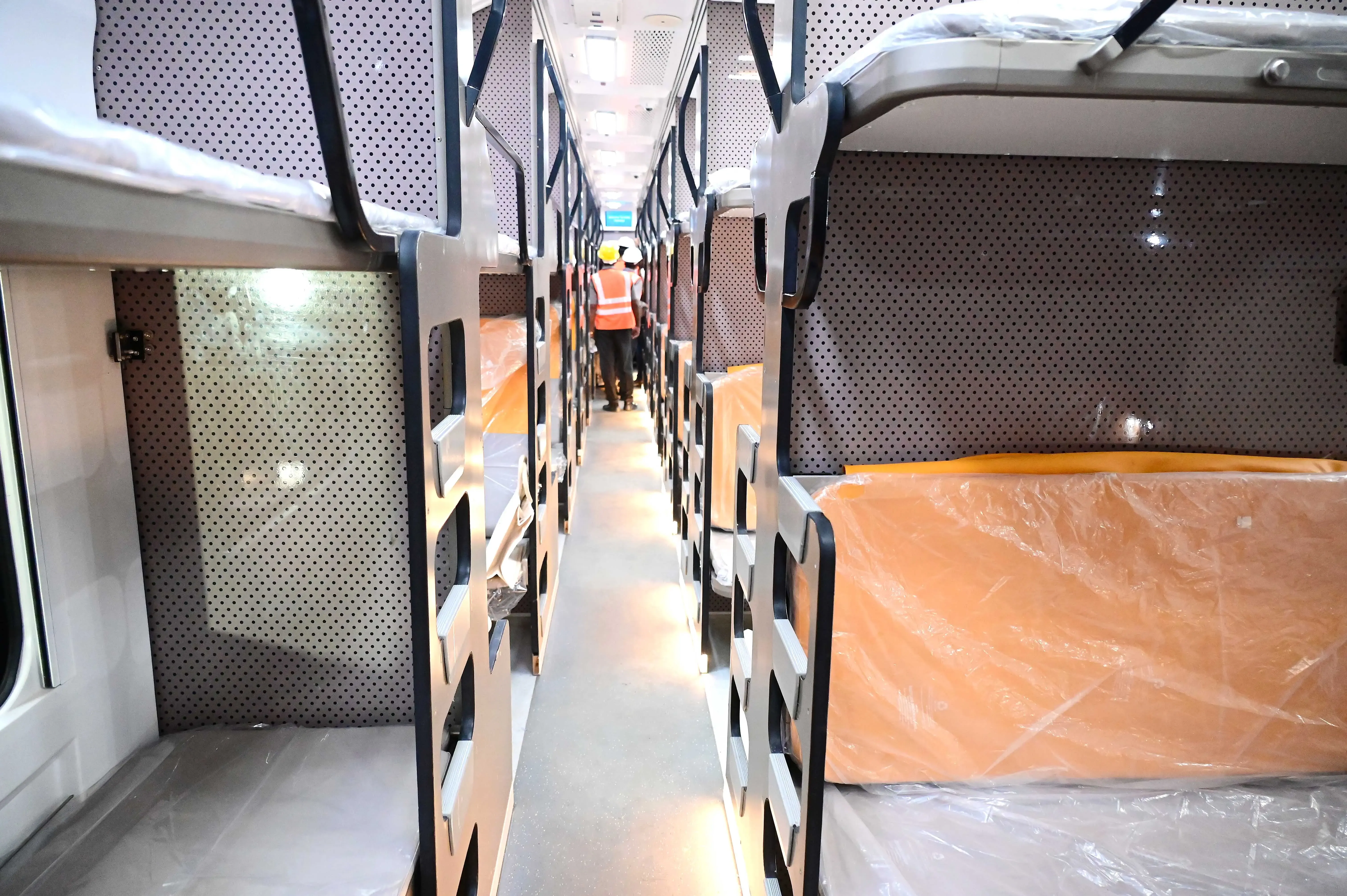 Minister Confirms QR Code Innovations for Verified Catering in Indian Railways