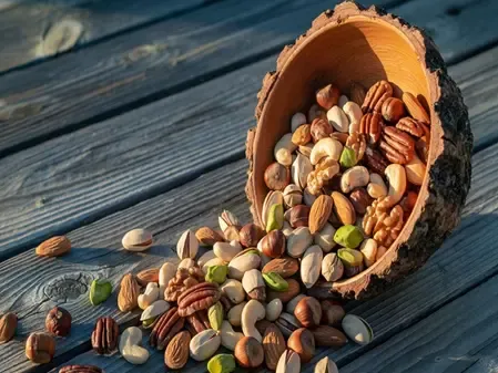 रात भर भीगे हुए सूखे मेवों के हैं दोगुने फायदे, हमेशा चुस्त-दुरूस्त रहेगा शरीर 