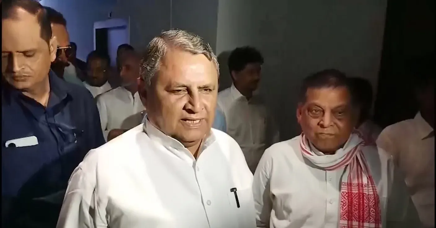 राबड़ी देवी का 10 सर्कुलर रोड बंगला खाली करने से इनकार, उपमुख्यमंत्री विजय चौधरी बोले — 'नियम सभी पर समान लागू'