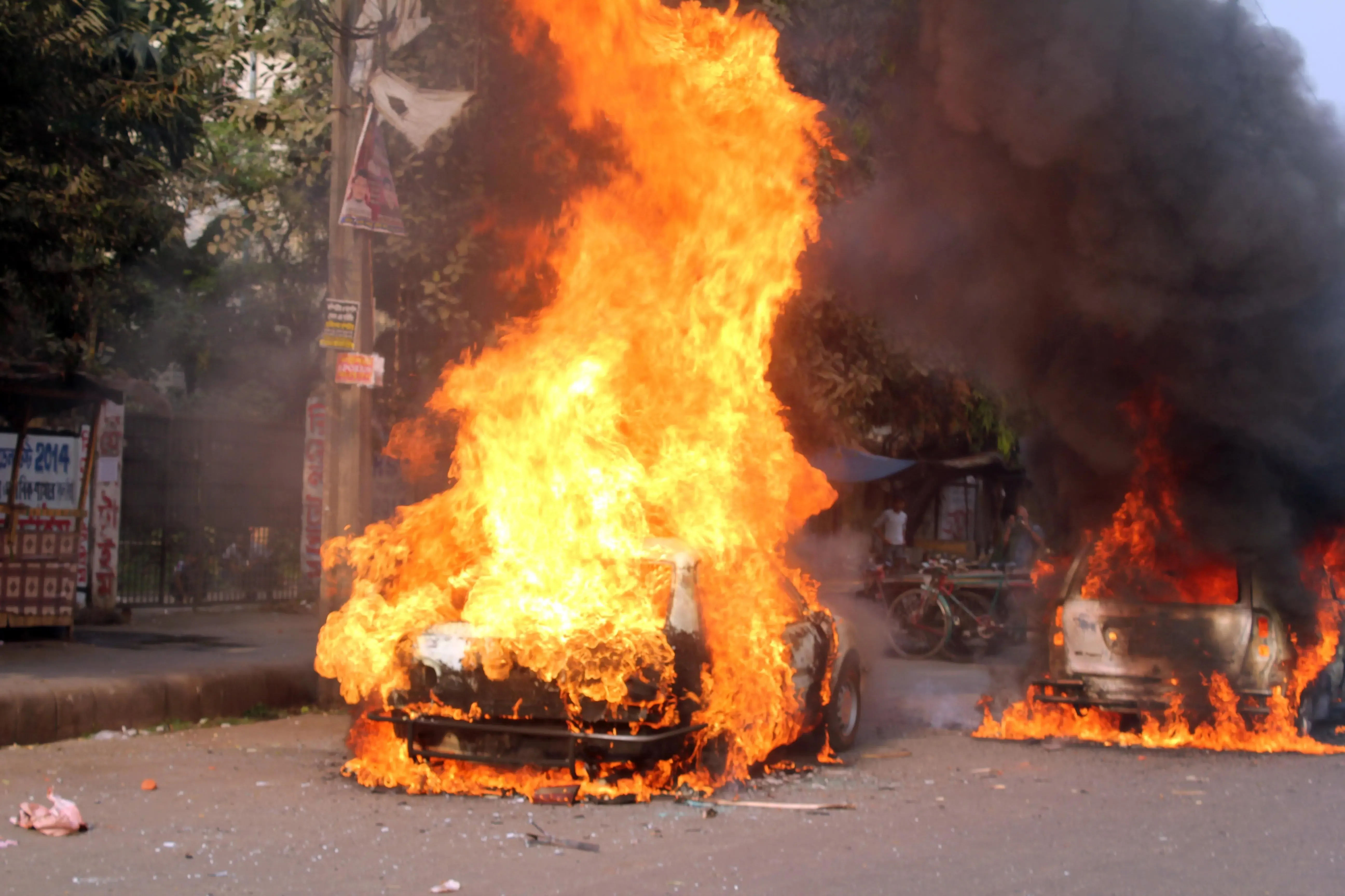 Are Radical Islamists Responsible for the Violence in Bangladesh Following Hadi's Death?