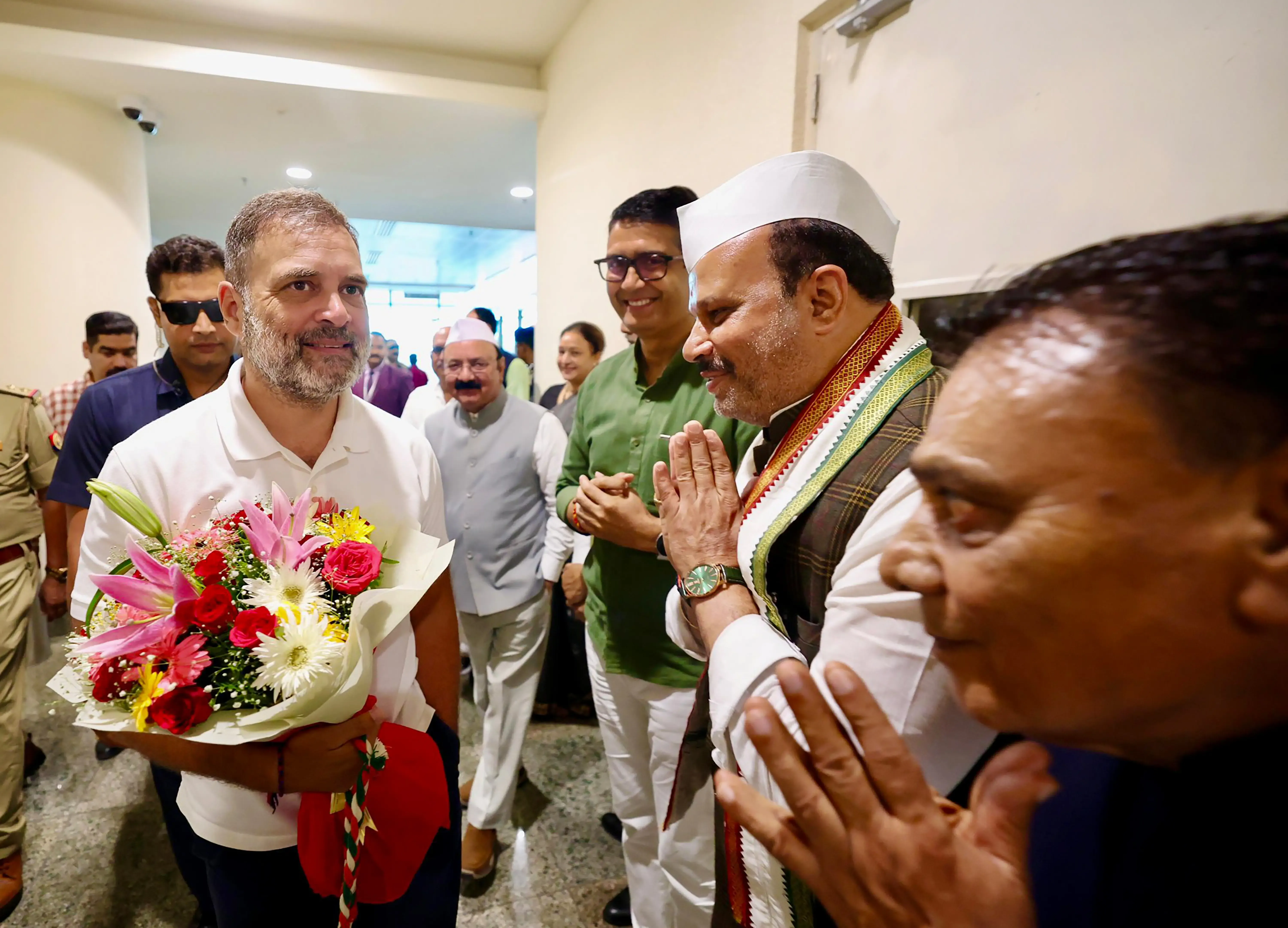 क्या राहुल गांधी अपने संसदीय क्षेत्र रायबरेली पहुंचे, मंत्री दिनेश प्रताप सिंह ने किया विरोध?