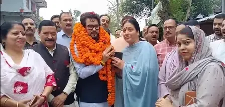 अनुराग ठाकुर का राहुल गांधी पर पलटवार: 'विपक्ष हार छुपाने के लिए चुनाव आयोग को बदनाम कर रहा'
