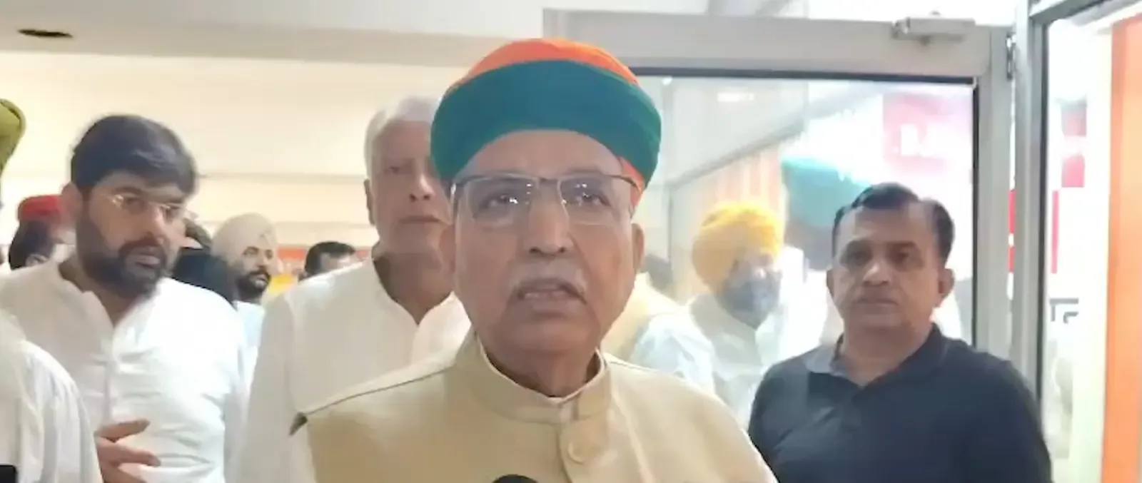 राहुल गांधी के चुनाव आयोग आरोपों पर मेघवाल का पलटवार: 'झूठ का पुलिंदा, कुछ साबित नहीं कर सकते'