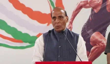 राहुल गांधी का बयान निंदनीय, ऐसा आचरण लोकतंत्र के लिए गंभीर खतरा : राजनाथ सिंह 