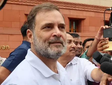 राहुल गांधी का 'वोट चोरी' के खिलाफ अभियान, जनता से समर्थन की अपील