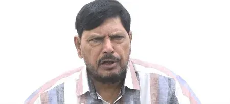 राहुल गांधी के 'मोदी हटेंगे' बयान पर आठवले का पलटवार: 'एनडीए बहुमत में, यह बच्चों का खेल नहीं'