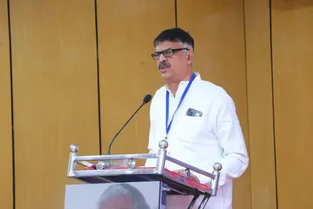 राहुल गांधी के खिलाफ पत्र लिखने वाले पूर्व जज और ब्यूरोक्रेट्स पर कांग्रेस नेता बोले- अभी तक कहां थे ये 272 लोग