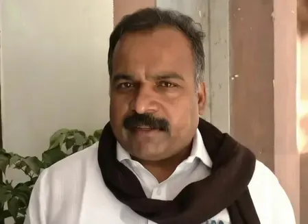 क्या राहुल गांधी की आलोचना करने वाले नेताओं को कांग्रेस सांसद ने 'जयचंदों का नया बैच' बताया?