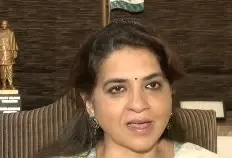 शिवसेना नेता शाइना एनसी ने राहुल गांधी को बताया झूठी कहानियों का नेता