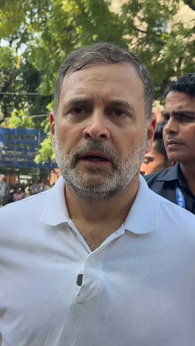 Rahul Gandhi leads 300+ MPs' march to Election Commission