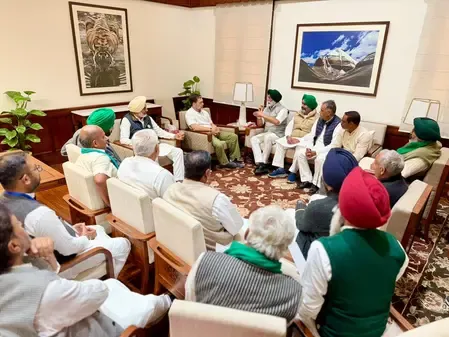Did Rahul Gandhi Engage with Farm Union Leaders at Parliament House to Challenge the India-US Trade Deal?