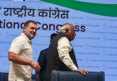 क्या राहुल गांधी ने नव वर्ष की शुभकामनाएं दी? खड़गे ने 2026 को अधिकारों की रक्षा का साल बताया