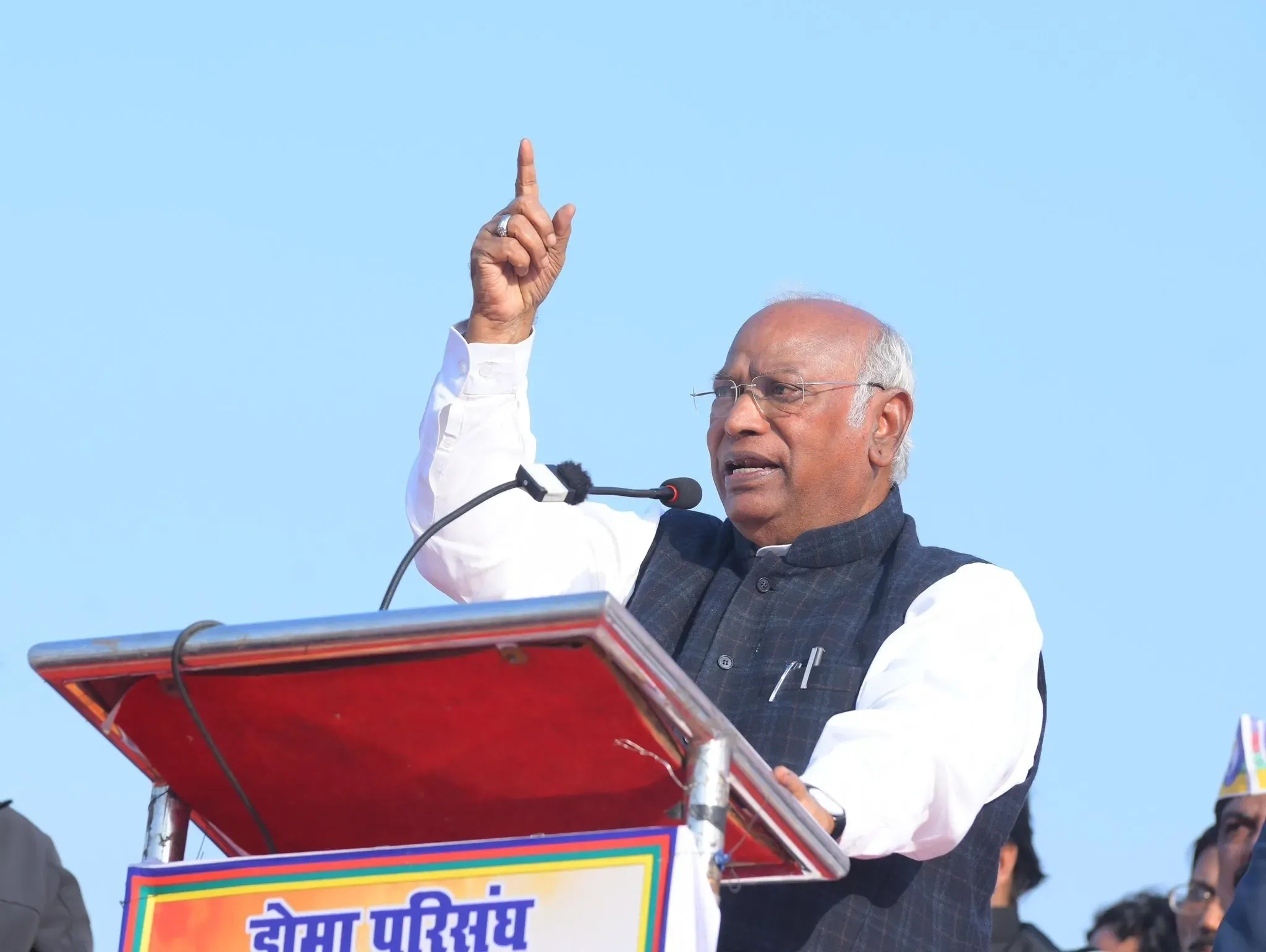 Rahul Gandhi not dividing, but uniting India with caste census demand, asserts Kharge (Lead) 