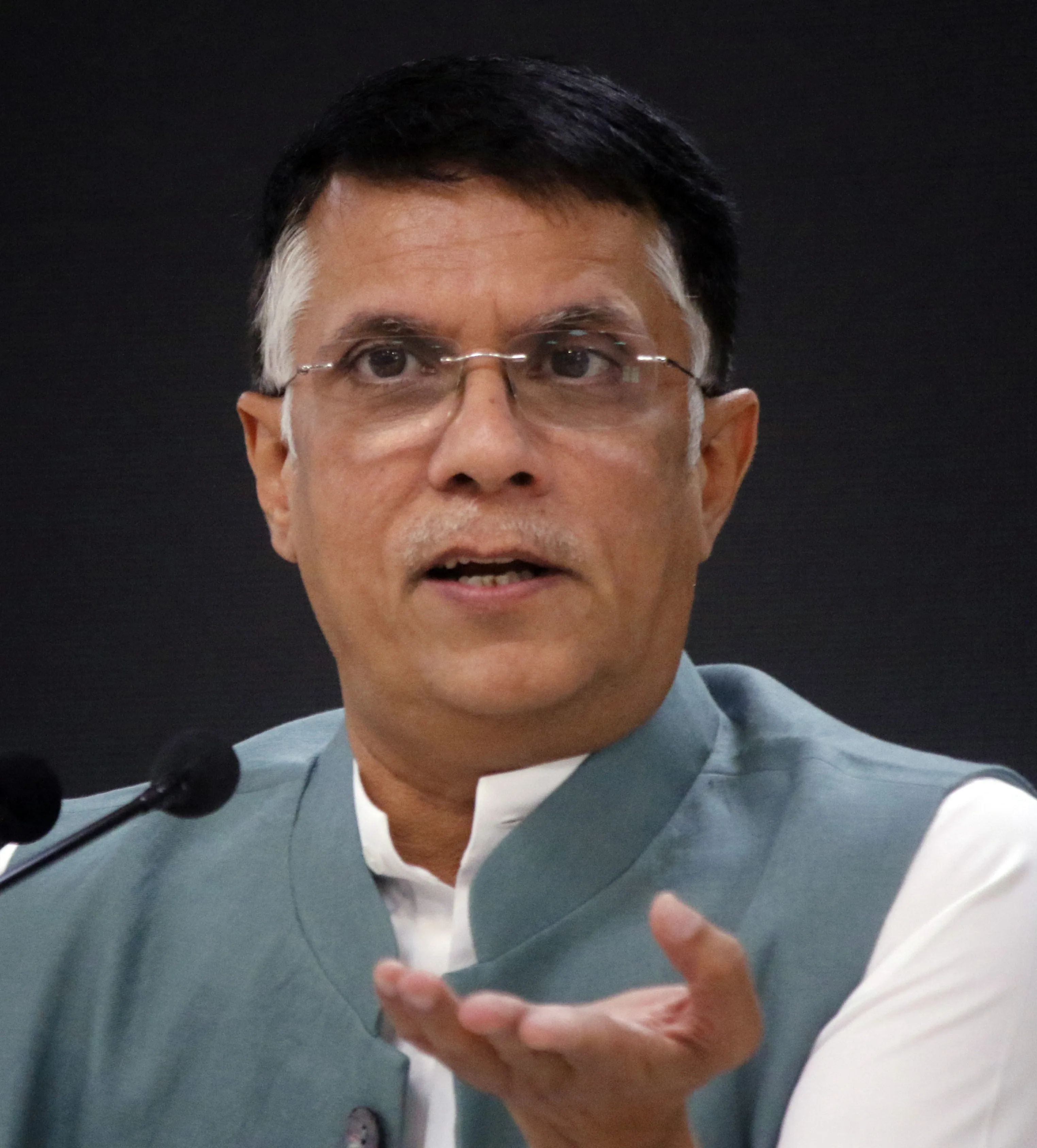 Is Rahul Gandhi the Only National Leader to Visit Pahalgam and Poonch?