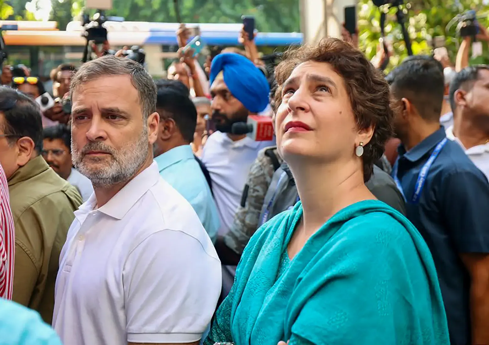 Rahul, Priyanka Gandhi released after detention during CEC protest in Delhi