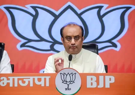 BJP accuses Rahul Gandhi of trying to intimidate Supreme Court