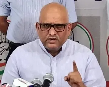 Did Rahul Gandhi’s Presence Inspire Others to Support IPS Officer’s Family?