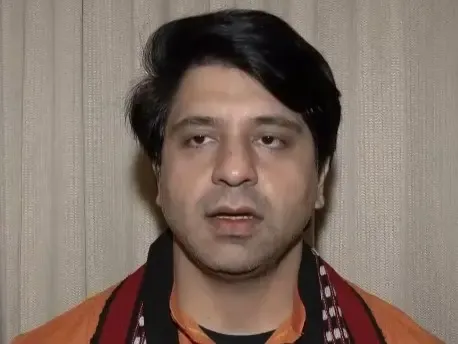 क्या राहुल को हटाकर प्रियंका को लाना सही है? भाजपा नेता शहजाद पूनावाला ने कांग्रेस की चुटकी ली