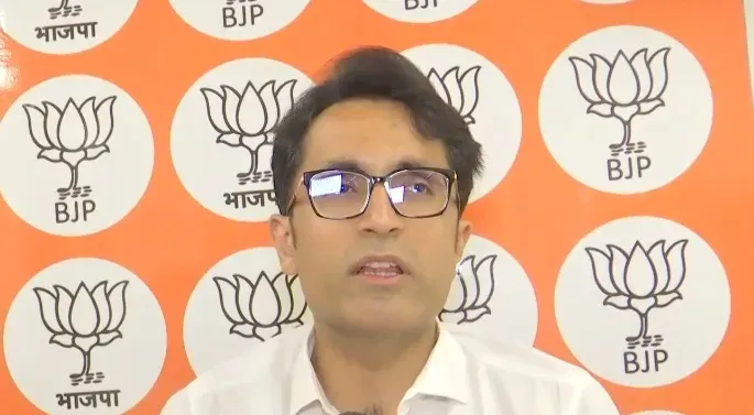 मीनाक्षी नटराजन नामांकन विवाद: BJP प्रवक्ता भंडारी बोले — राहुल-प्रियंका कैंप की खींचतान से कमज़ोर हो रही कांग्रेस