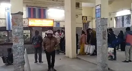 How is the Railway Stations Makeover Under the Amrit Bharat Scheme Exciting Passengers in Bengal?
