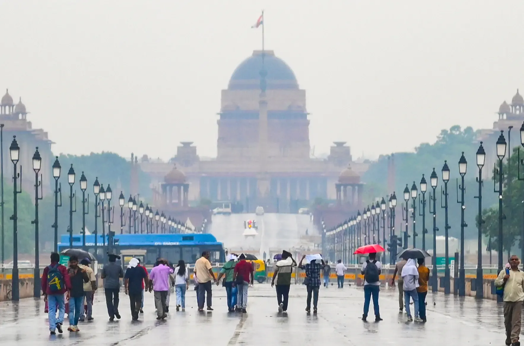 Delhi rain brings heat relief on May 4; AQI stays moderate