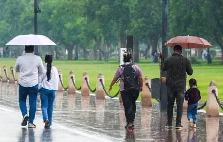 Heavy Rain Hits Delhi-NCR: IMD Predicts Winds and Thunderstorms