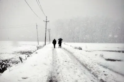 Heavy Rainfall Hits Jammu and Kashmir, Snowfall Recorded in Higher Elevations