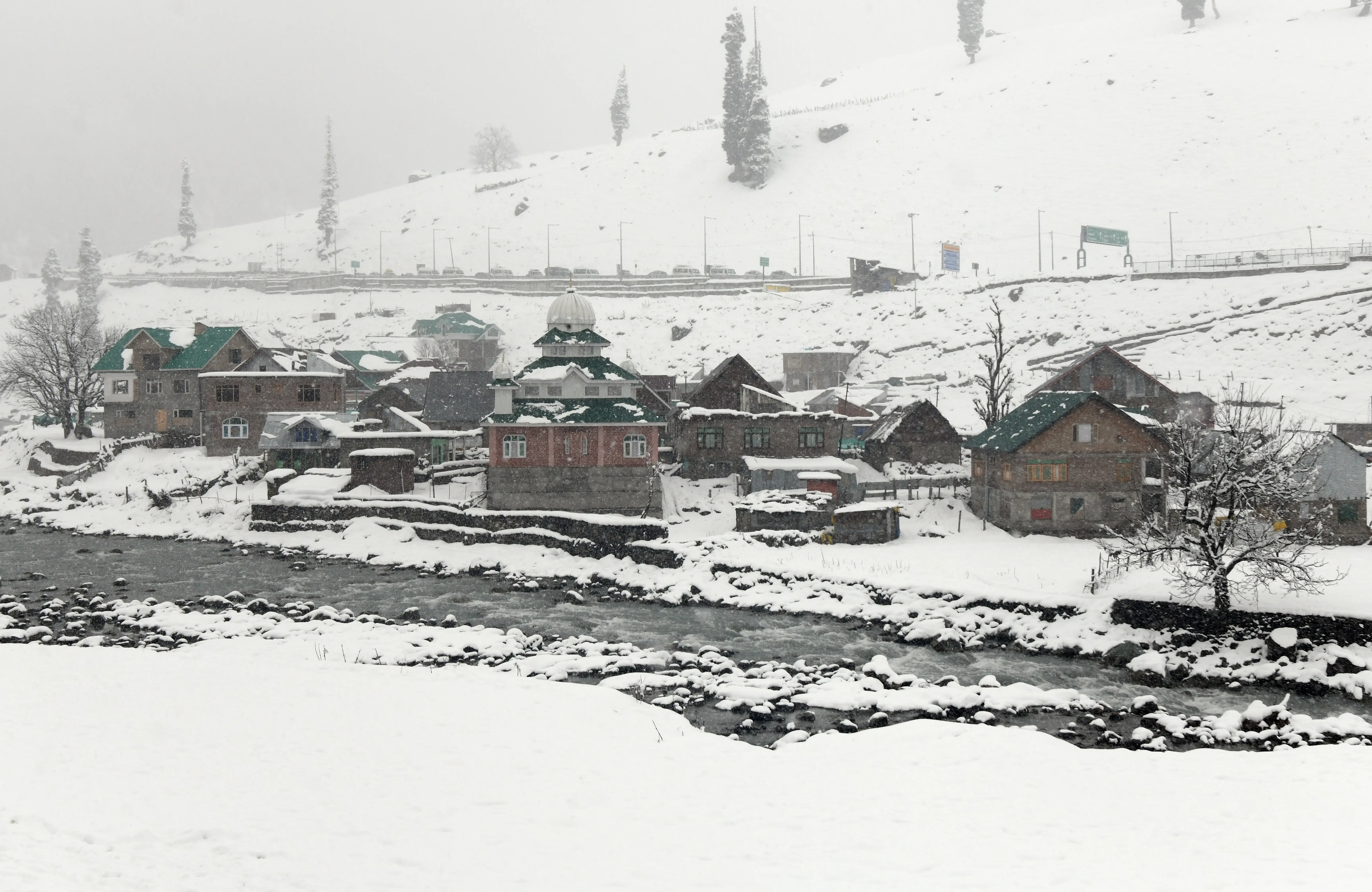How is the weather impacting Jammu and Kashmir?