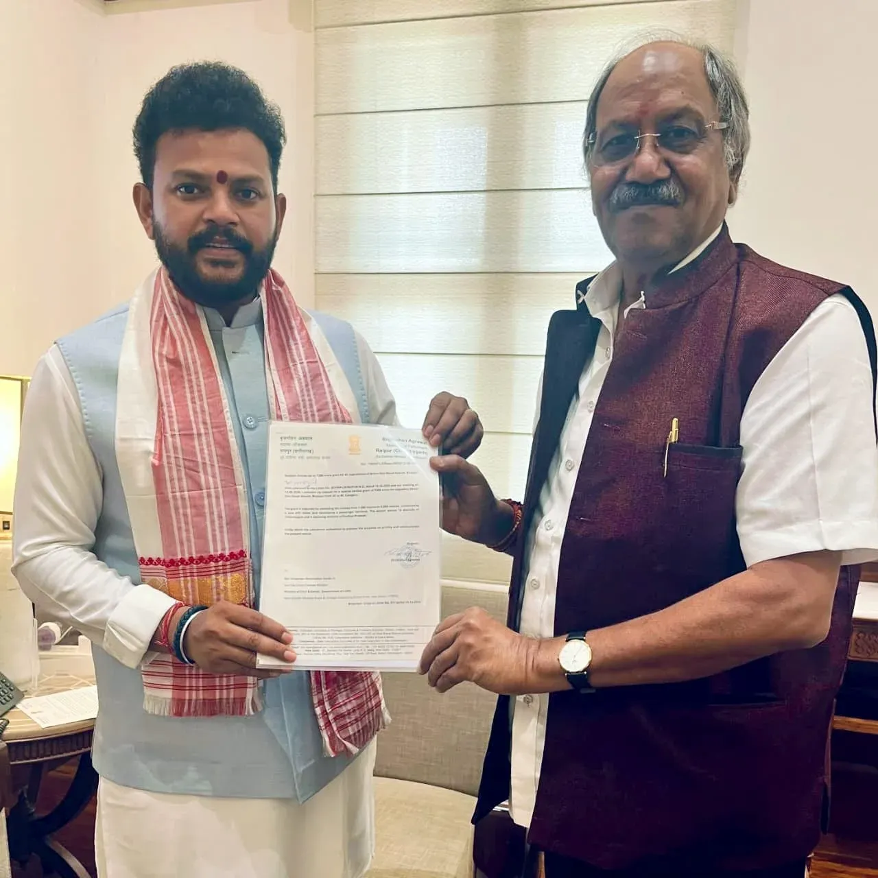 रायपुर एयरपोर्ट को अंतरराष्ट्रीय दर्जा दिलाने की माँग, सांसद बृजमोहन अग्रवाल ने नागरिक उड्डयन मंत्री को सौंपा पत्र