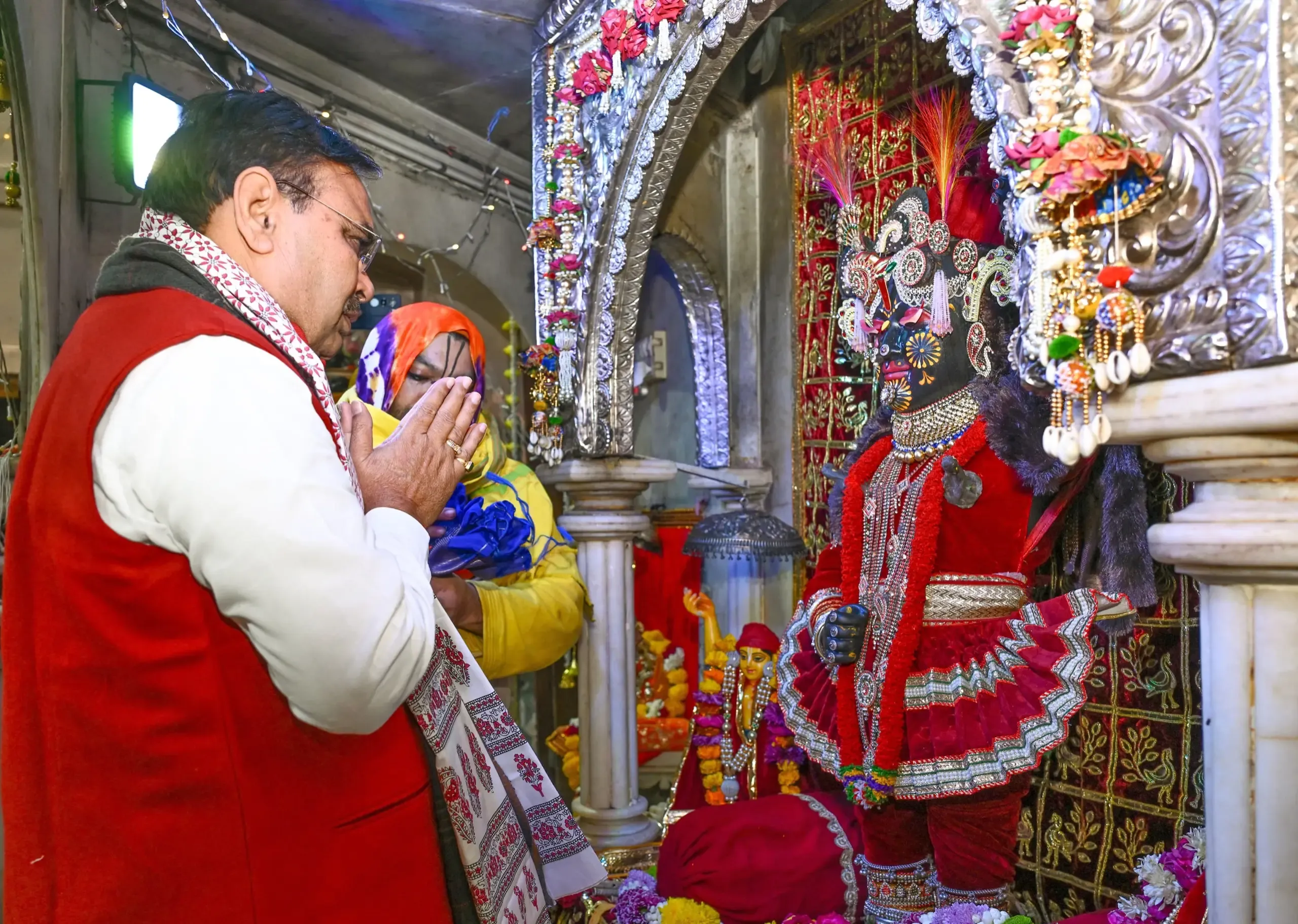 Rajasthan Chief Minister Visits Temples to Seek Blessings for State's Prosperity Ahead of New Year