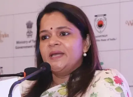 Rajasthan's Principal Secretary Evaluates 'Sampark Helpline 181' Control Room