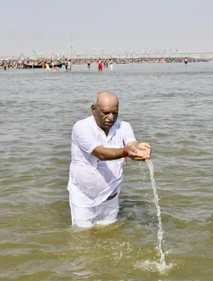 Rajasthan Governor Takes Sacred Dip at Triveni Sangam