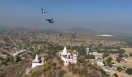 राजस्थान में भगवान देव नारायण की आस्था से जुड़ा अनोखा गांव, जहां नहीं लगते घरों में ताले