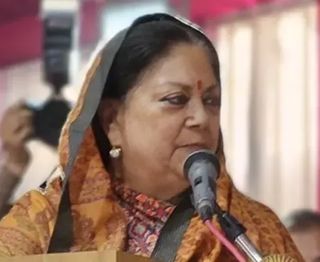 How is the Movement to Protect Khejri Trees Gaining Support from Vasundhara Raje?